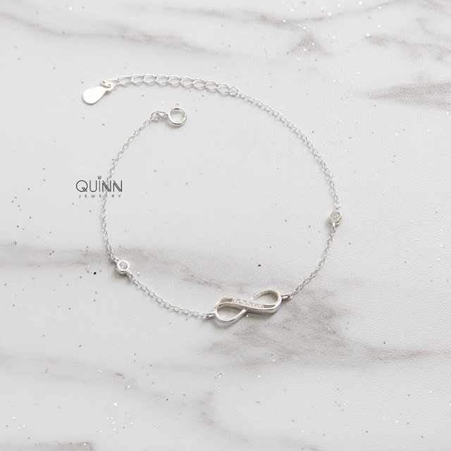 Lắc tay vô cực đính đá 1 nửa, lắc tay bạc hình vô cực đính đá dây mảnh Quinn Jewelry