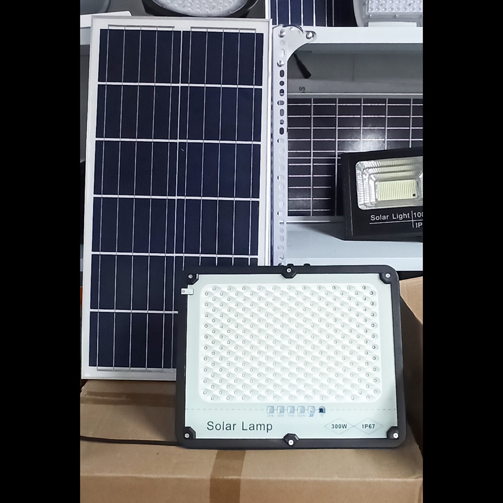 Đèn Năng Lượng Mặt trời công sất 300W - Đèn Kính cường lực – Cell pin Solar – Khung nhôm - Chỉ số chống nước: IP67
