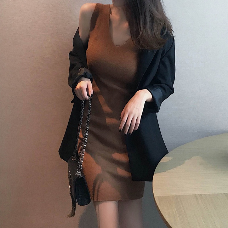 SUXI Đầm dệt kim sát nách thiết kế cổ chữ v nữ tính