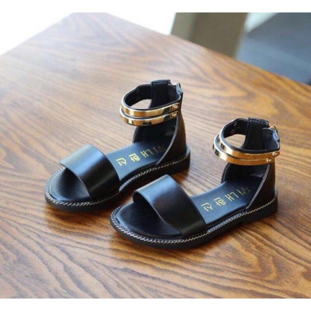 Giày sandal cho bé