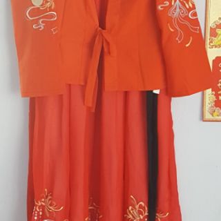 (CÓ SẴN) Hán phục bỉ ngạn hoa