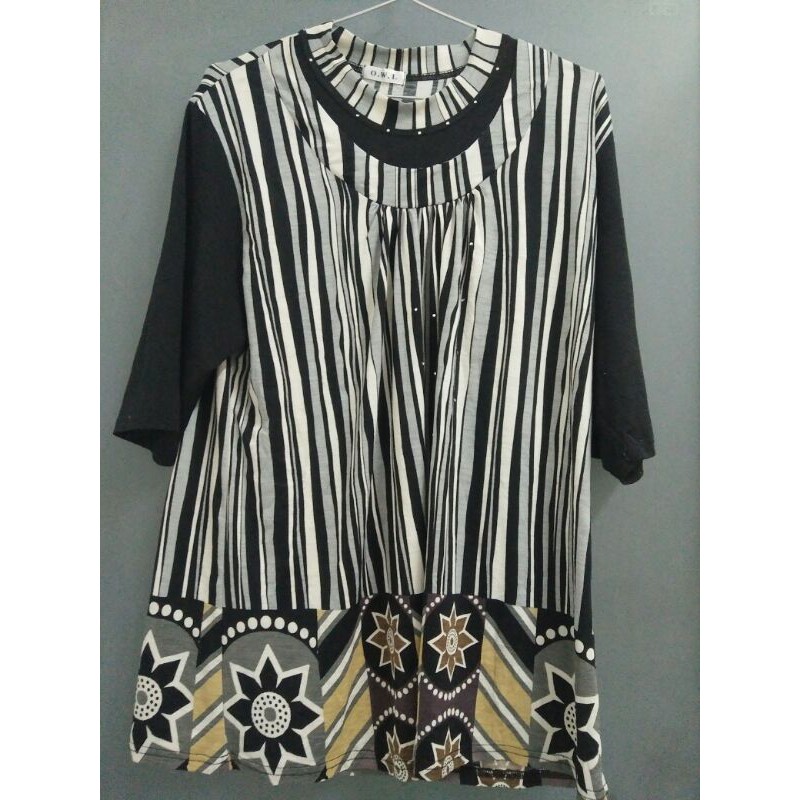 M08. Áo kiểu chất ,thun size XL. Hàng thùng đã cũ