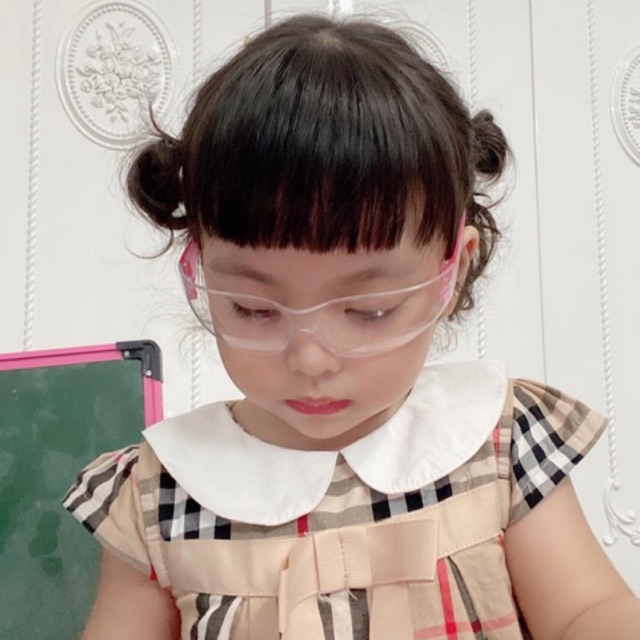 KÍNH TRẺ EM CHỐNG BỤI - CHỐNG KHUẨN - ÔM SÁT MẶT CHO BÉ TRAI / GÁI