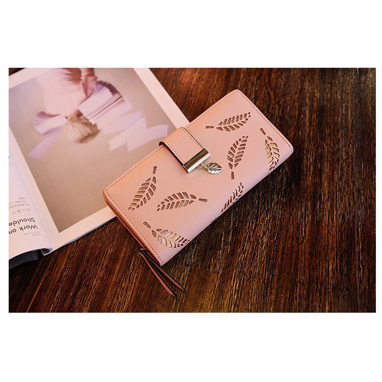 [Mã FAMAYWA2 giảm 10k đơn từ 50k] Ví cầm tay nữ Hàn Quốc họa tiết chiếc lá Kodoro VN33 giá rẻ | BigBuy360 - bigbuy360.vn