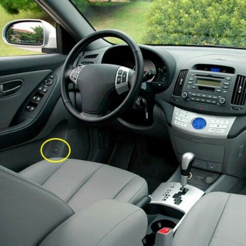 Nút Công Tắc Mở Cốp Sau Cho Hyundai Elantra / Avante HD 2007-2010 93555-2H000