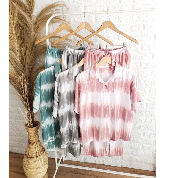 Bộ Đồ Ngủ Tay Ngắn In Hoạt Hình Wow. Shibori Dễ Thương