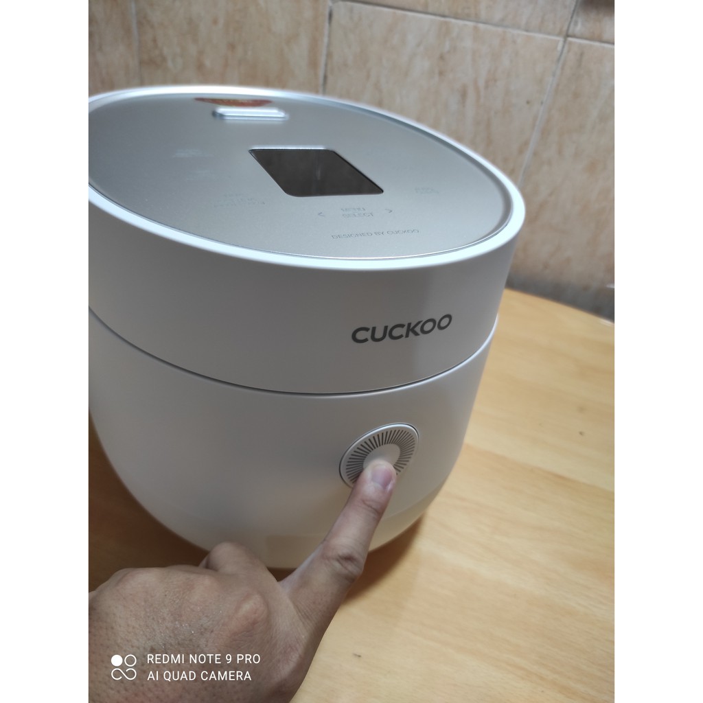 Nồi cơm điện tử cuckoo CR0675F