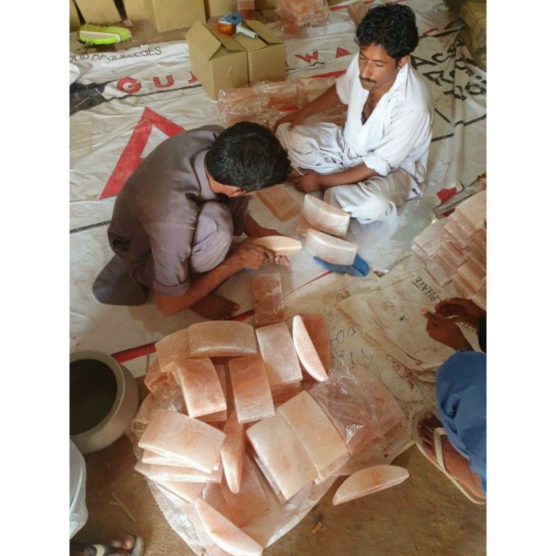 Hộp Đá Muối Ngâm Chân Himalaya Pakistan Gôm 1 Viên Mặt Cong/ 2 viên mặt cong