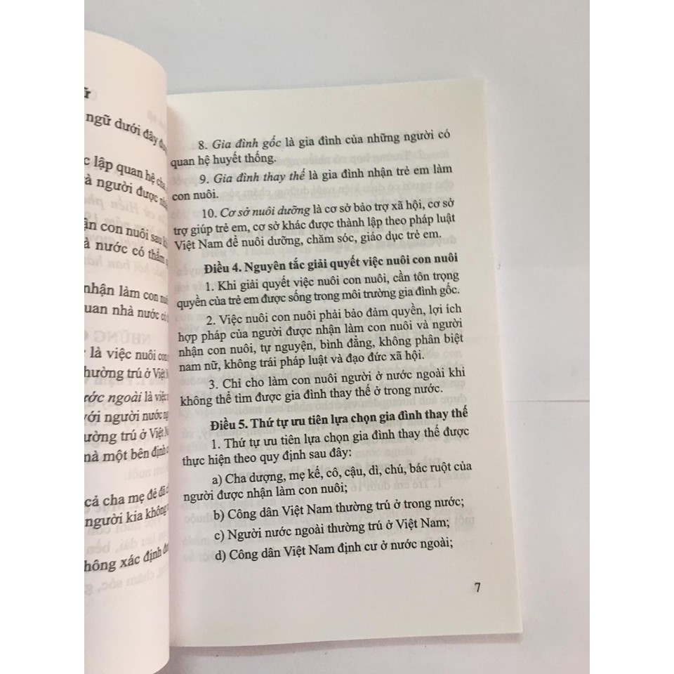 Sách - Luật Nuôi con nuôi và các văn bản hướng dẫn thi hành | BigBuy360 - bigbuy360.vn