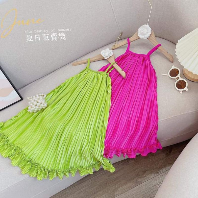 Váy xếp ly cho bé