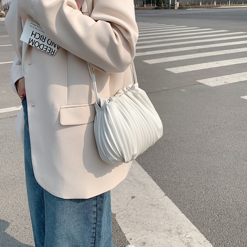 Túi Đeo Chéo Dạng Xô Xếp Ly Thời Trang Hàng Nhập Khẩu 2022 Thời Trang Cho Nữ