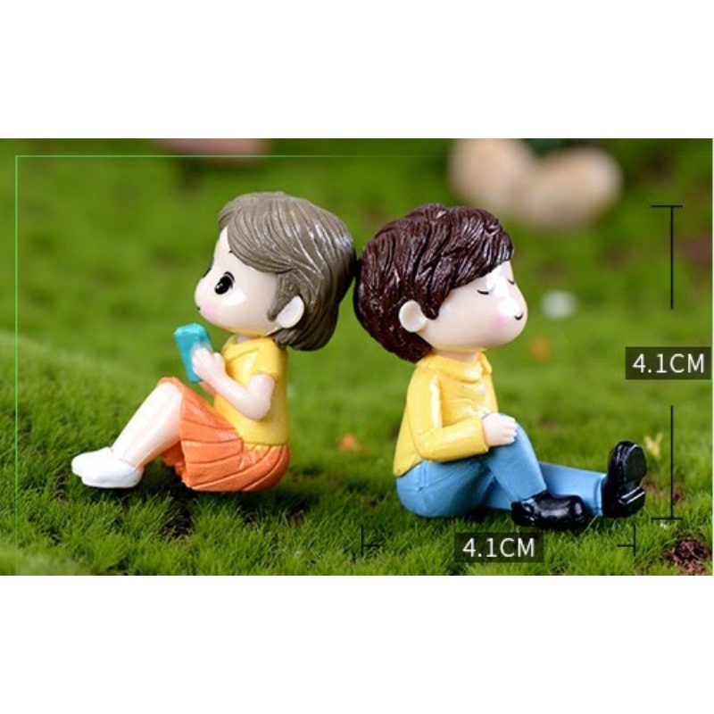 Phụ kiện Cặp đôi sinh viên ngồi đọc sách, trang trí cây cảnh, tiểu cảnh terrarium, làm đồ handmade