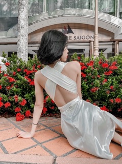 Váy cột dây