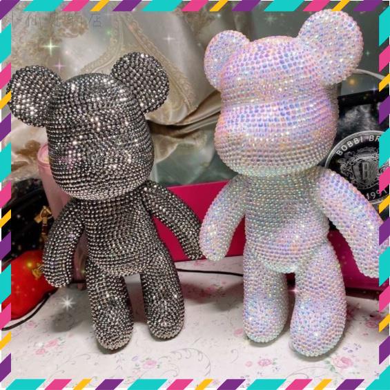 Gấu đính đá Bearbrick handmad cao cấp cho mọi lứa tuổi,size 23cm và 10cm