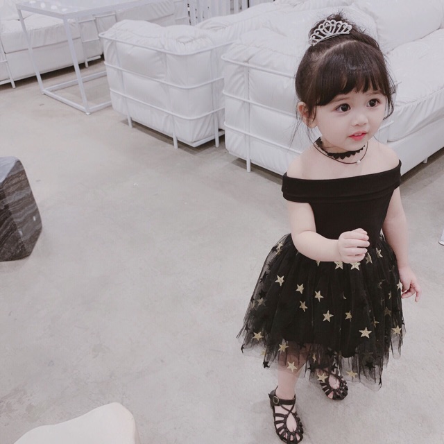 VAY ĐẦM ĐEN HUYỀN BÍ BÉ GÁI SIÊU ĐẸP