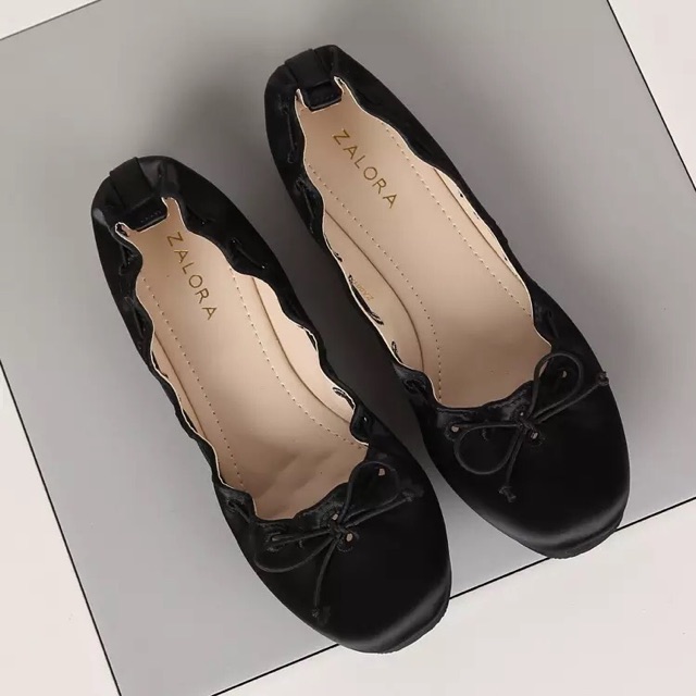 Giay Zalora bệt