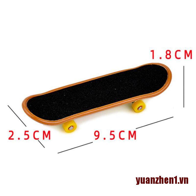 Chiếc ván trượt ngón tay mini in họa tiết đẹp mắt cho trẻ em