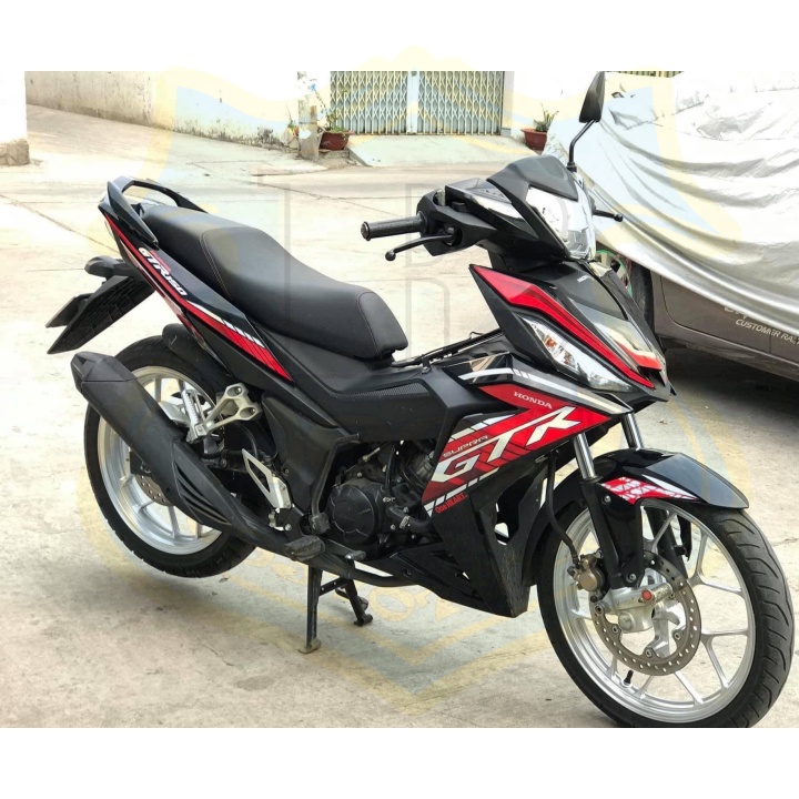 ( Quí khách vui lòng mang ra tiệm cho thợ dán ) Tem winner đỏ đen