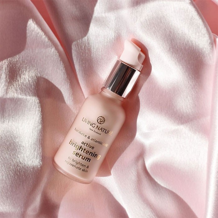 Serum Dưỡng Sáng Da Ban Ngày LIVING NATURE Active Brightening Serum 30ml