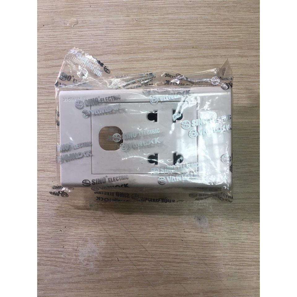 2 ổ2 chấu +1 lỗ S18 SINo