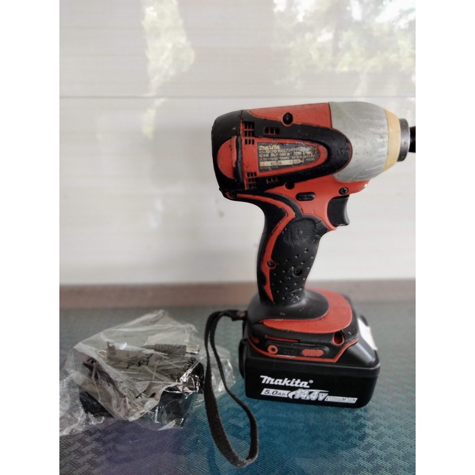 .máy bắn vít bãi nhật TD131D-14,4V.bán fun bộ(1mays+1pin đóngmới 4AH+1 sạc adapter)