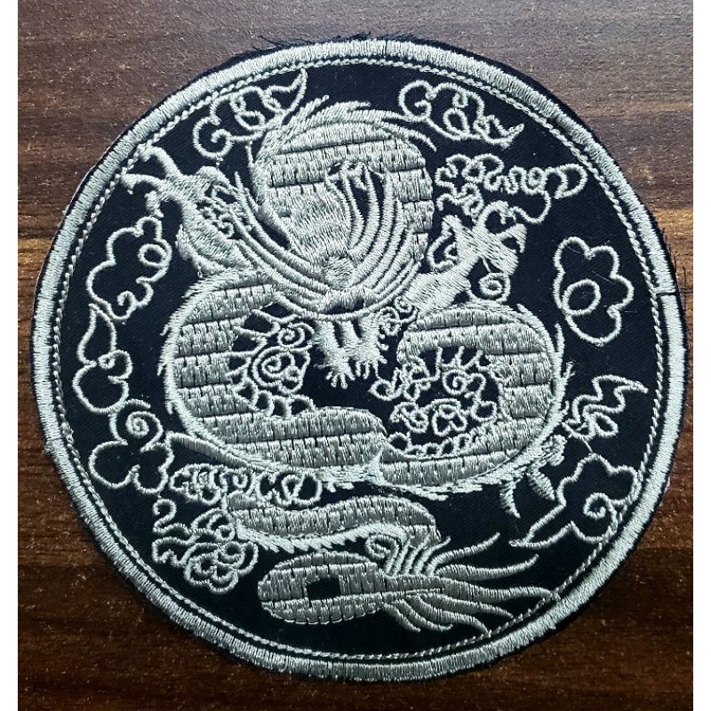 Hình thêu trang trí hanbok hoặc áo dài trẻ em