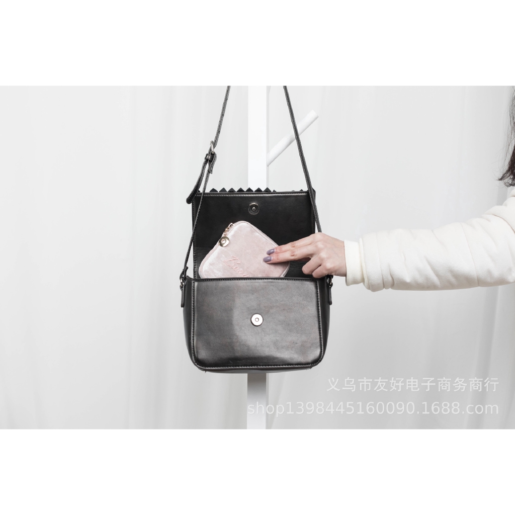 Túi đựng băng vệ sinh thiết kế nhỏ gọn dễ thương tiện dụng