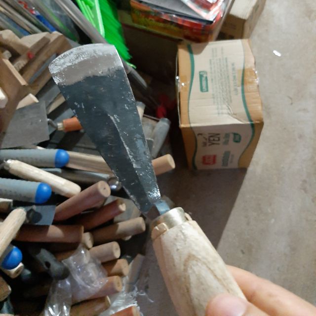 Dầm xới đất,làm cỏ  trồng cây, rau