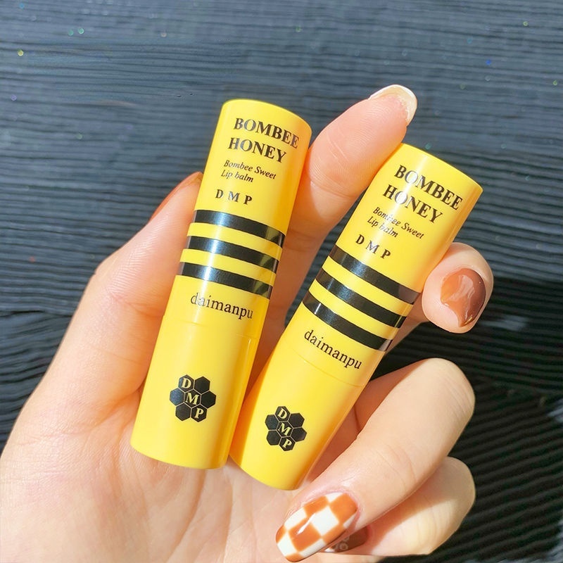 Son Dưỡng Môi Daimanpu Chiết Xuất Mật Ong Dưỡng Ẩm Tẩy Tế Bào Chết