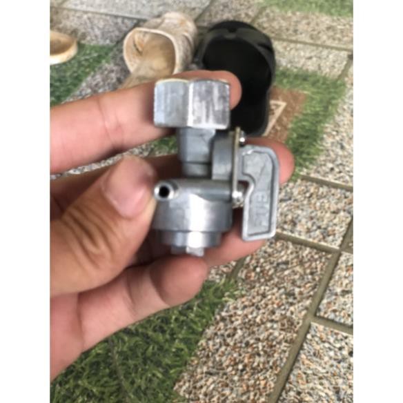 Khoá binh xăng, khoá nhiên liệu máy phát điện 2,5 - 5kw .