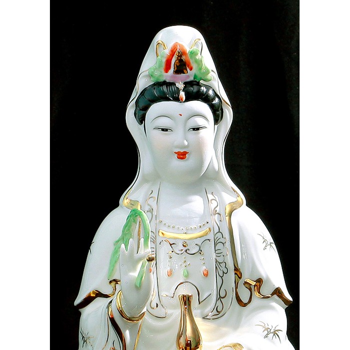 TƯỢNG PHẬT QUAN ÂM BẠCH NGỌC