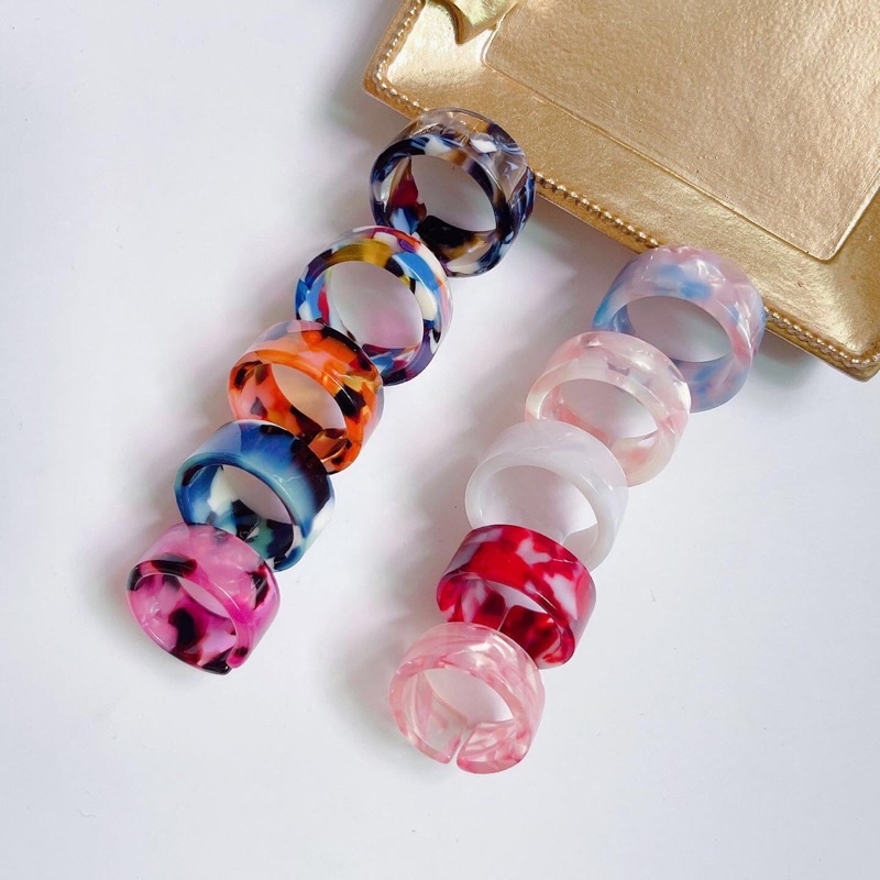 Nhẫn nhựa acrylic hoạ tiết đ.á c.ẩm th.ạch, thiết kế cổ điển có thể điều chỉnh kích thước