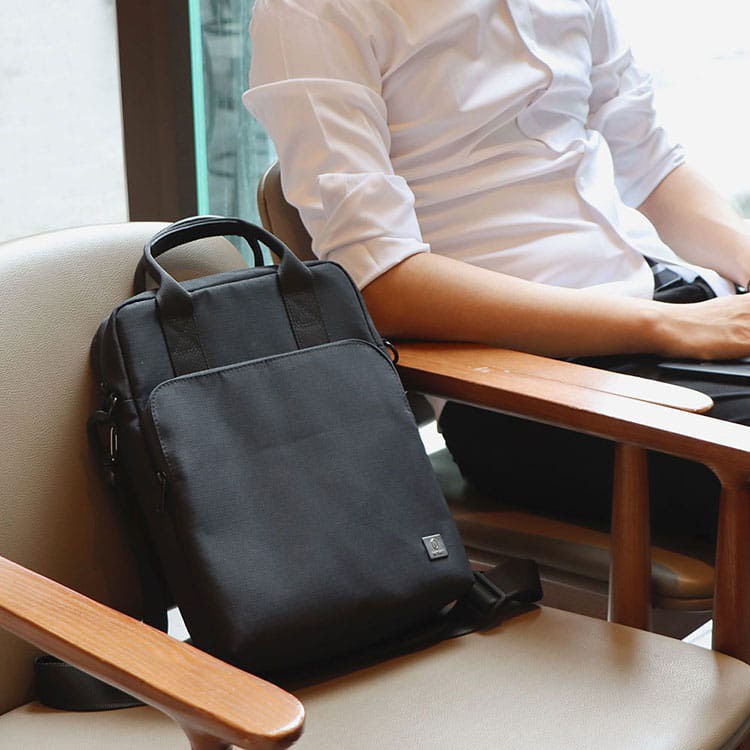 Túi đeo dọc Laptop Macbook 13’ WiWU Alpha Vertical Double Layer
