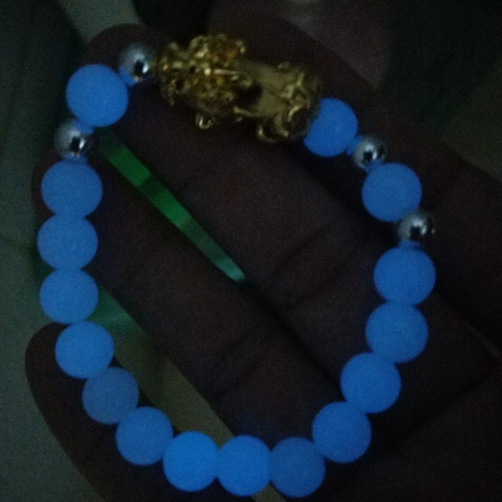 Vòng tay Tùy Hưu đá phát sáng ban đêm