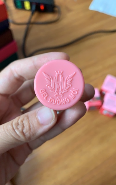 Dưỡng môi thâm loang, dưỡng môi, dưỡng ẩm | BigBuy360 - bigbuy360.vn