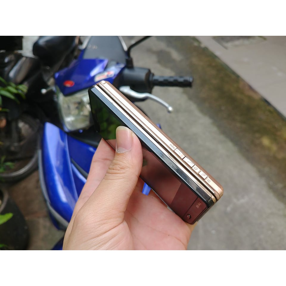 Điện thoại Sharp Sh-04A màu nâu