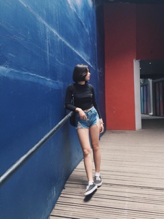Áo thun gân tay dài form croptop