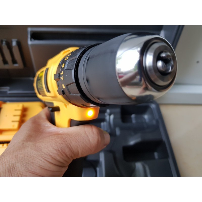 Máy Khoan Pin Dewalt 24V 5Cell Có Búa Kèm 2 Pin Khoan Gỗ, Khoan Sắt, Khoan Bê Tông, Có Đảo Chiều Ly Hợp Tự Động Màu Vàng