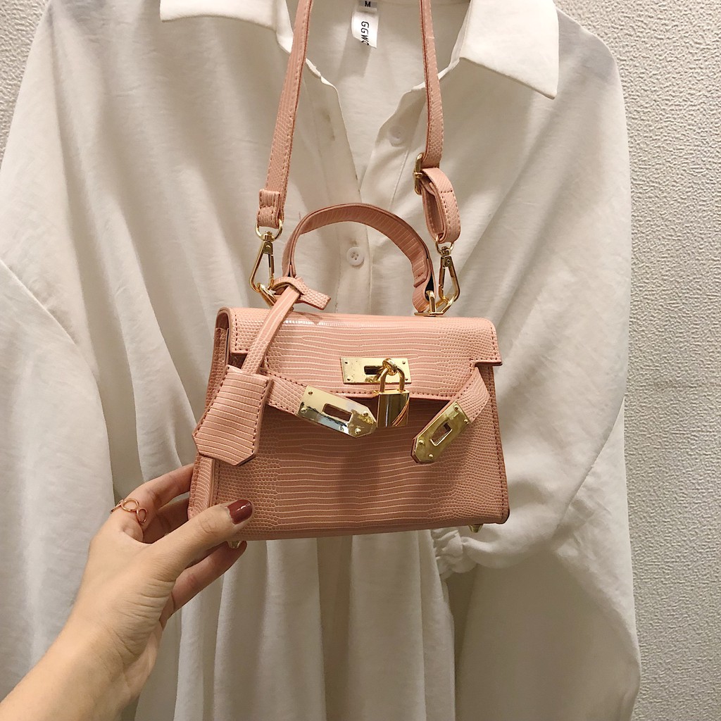 Túi xách  nữ da sần  kèm khóa móc phong cách Hàn Quốc -MA160