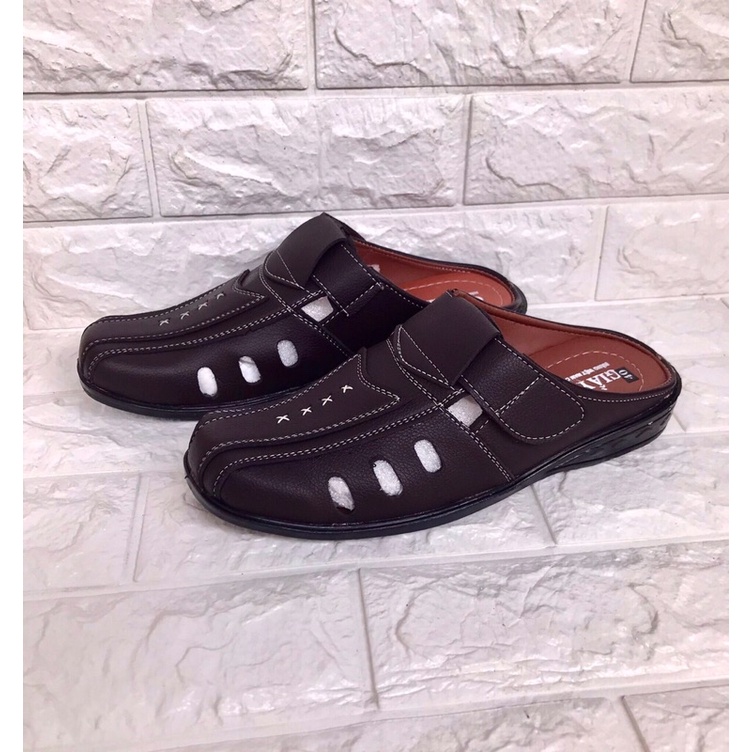 Giày không gót nam màu nâu..da mềm..có lổ thoáng mát..size từ 38-43..đế khâu sẵn rất chắc chắn