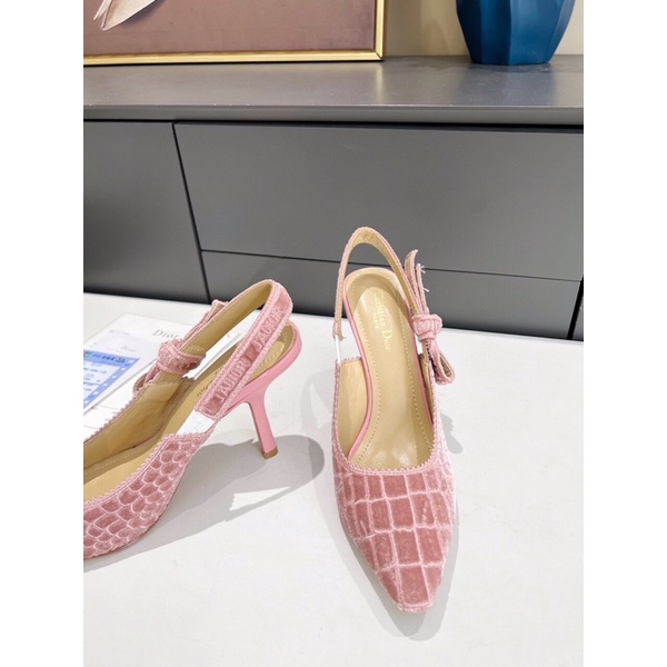 Giày diỏr cao cấp đủ sz 35 đến 40