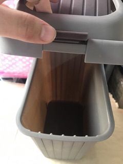Thùng đựng rác mini nắp lật