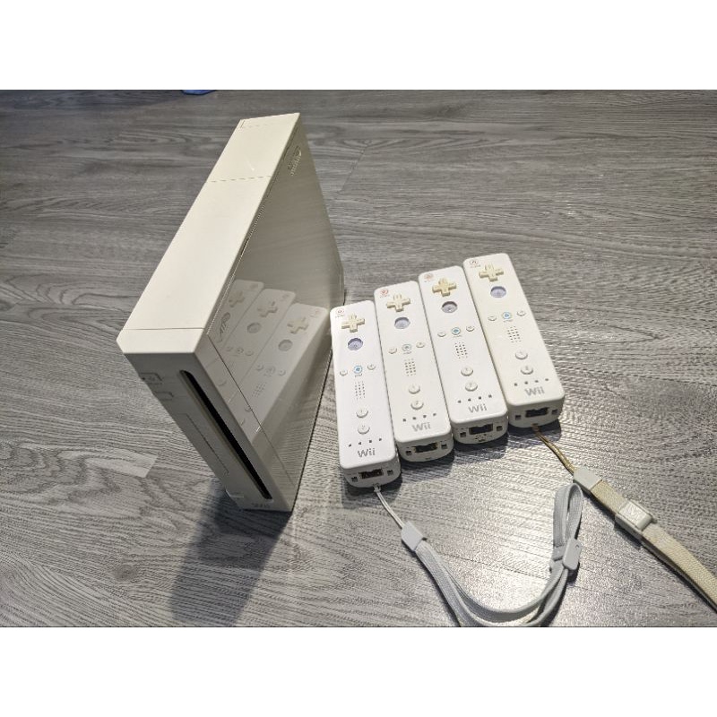 Thân máy Wii và Remote Wii