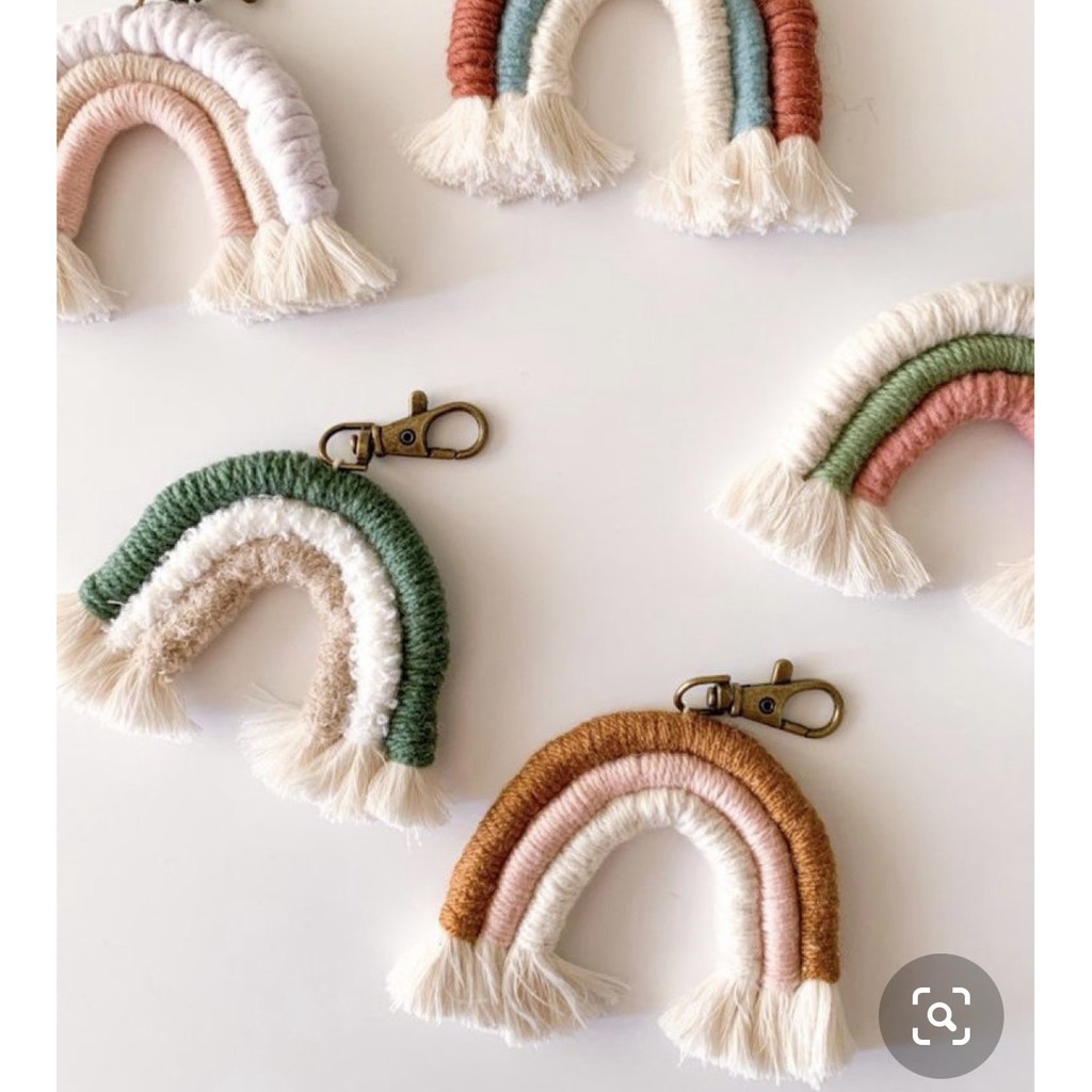 Móc khoá cầu vồng Macrame