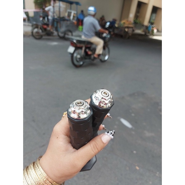 Bao tay daytona tặng kèm gù bông