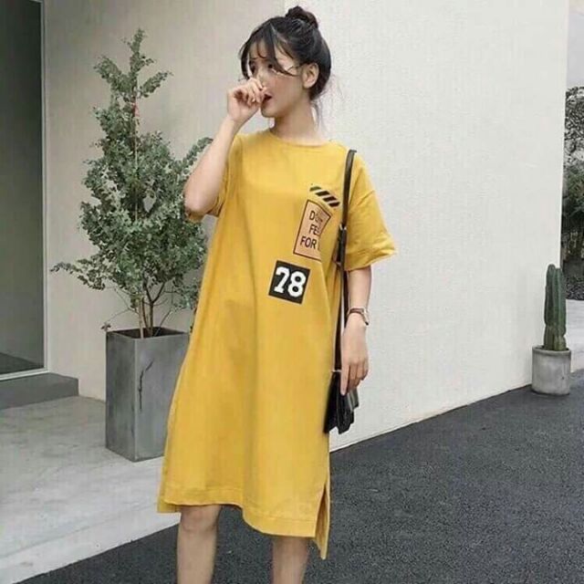 Váy xuông form rộng xẻ tà