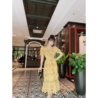 Váy xoè hoạ tiết cổ tim bèo