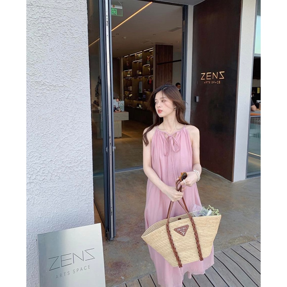 Đầm Maxi Dáng Suông Siêu Tiên Cho Nữ Trong Kỳ Nghỉ Dưỡng Cùng Bạn Bè