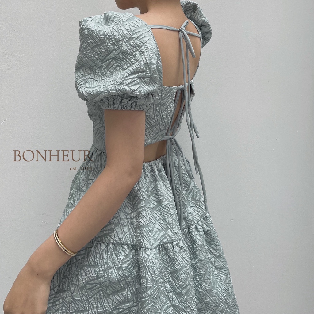 Váy cổ vuông đầm xoè hở lưng buộc dây tiểu thư tay bồng tôn dáng 3 tầng chất gấm xốp nổi cao cấp TẶNG KÈM ĐÔI DÁN Sara | BigBuy360 - bigbuy360.vn