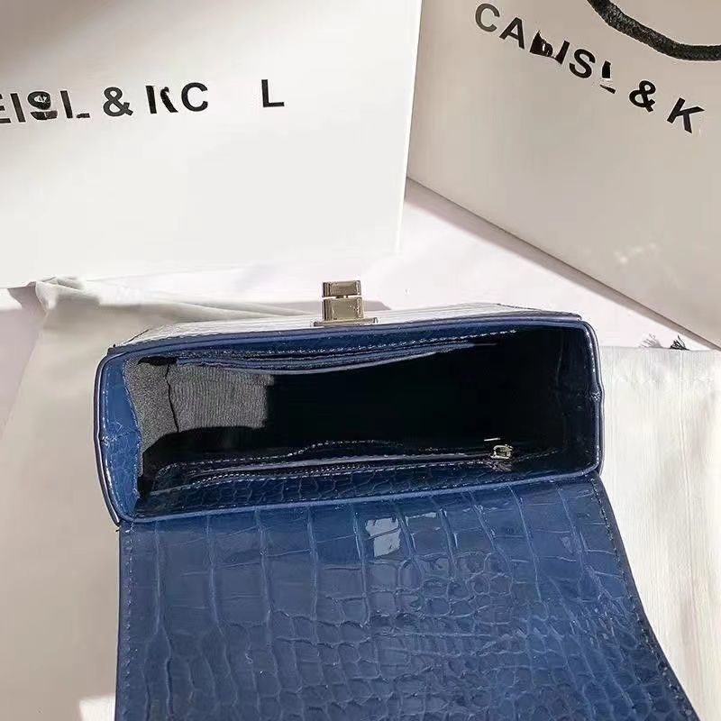 Túi xách tay đeo vai mẫu 2022 thời trang dành cho nữ